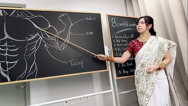 インドのフィットネストレーナーの過酷なワークアウトが、メシイ喉セックスとクリampieに変わる