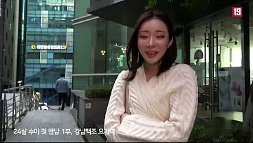 유연한 한국 요가 슬러트, 괴물 같은 큰 고환으로 젖어있는 질을 늘리다